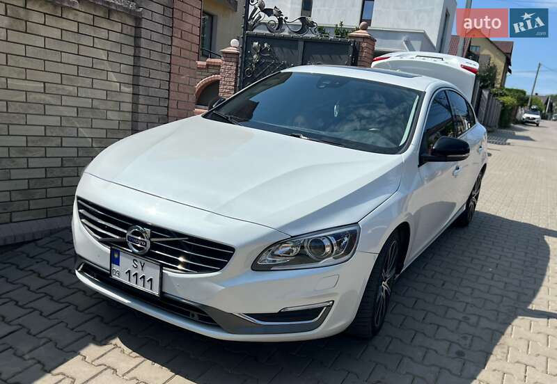 Седан Volvo S60 2015 в Черновцах
