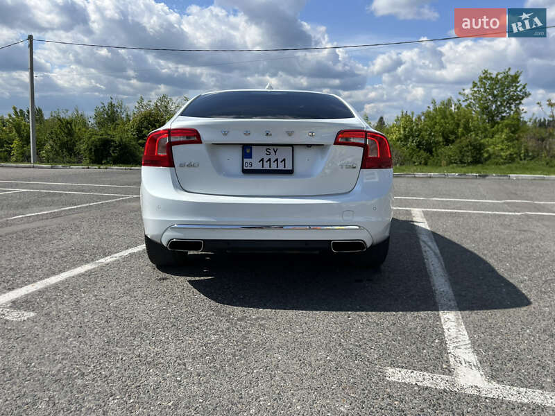 Седан Volvo S60 2015 в Черновцах