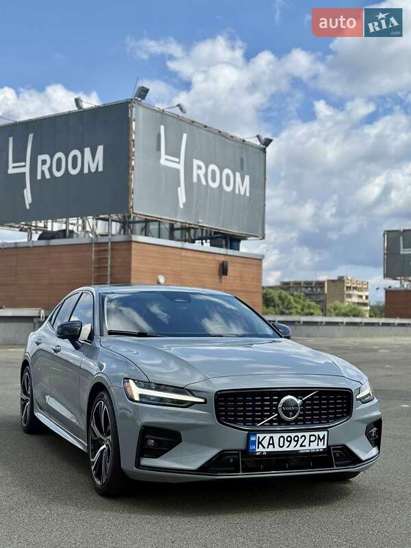 Седан Volvo S60 2023 в Киеве
