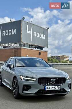 Седан Volvo S60 2023 в 