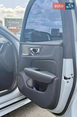 Седан Volvo S60 2023 в 