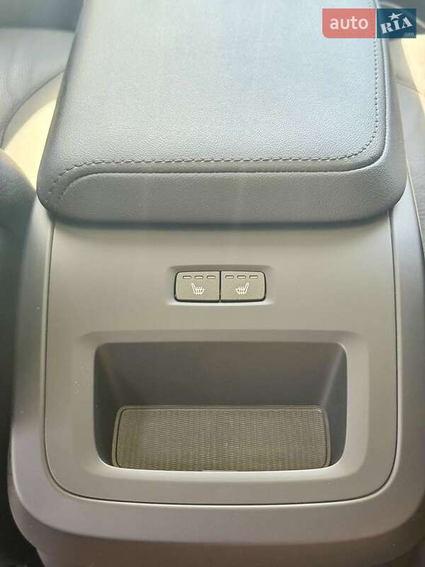 Седан Volvo S60 2023 в Киеве