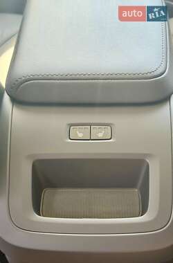 Седан Volvo S60 2023 в 