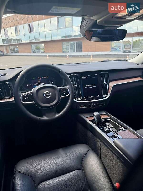 Седан Volvo S60 2023 в Киеве