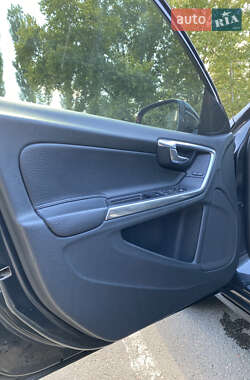 Седан Volvo S60 2013 в 