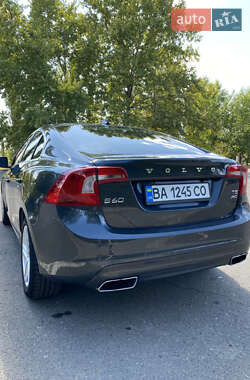 Седан Volvo S60 2013 в 