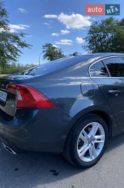 Седан Volvo S60 2013 в 