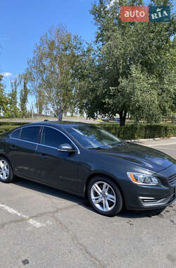 Седан Volvo S60 2013 в 