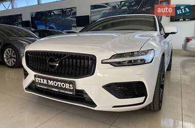 Седан Volvo S60 2019 в 