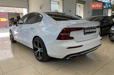 Седан Volvo S60 2019 в 