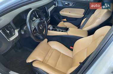 Седан Volvo S60 2019 в 