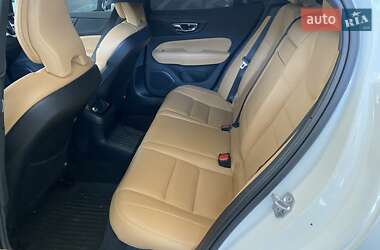 Седан Volvo S60 2019 в 