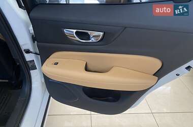 Седан Volvo S60 2019 в 