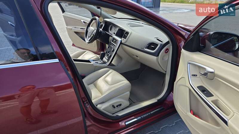 Седан Volvo S60 2010 в Самборе