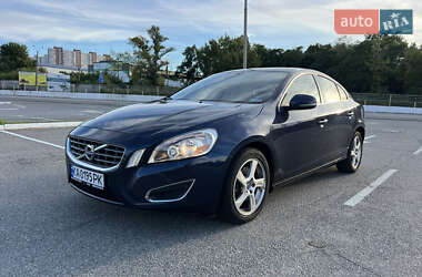 Седан Volvo S60 2012 в Киеве