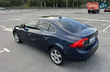 Седан Volvo S60 2012 в 