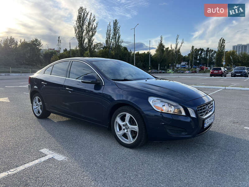 Седан Volvo S60 2012 в Киеве фото 11 Седан Volvo S60 2012 в Киеве