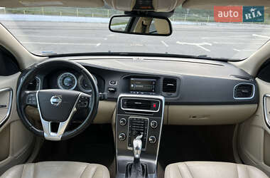 Седан Volvo S60 2012 в 