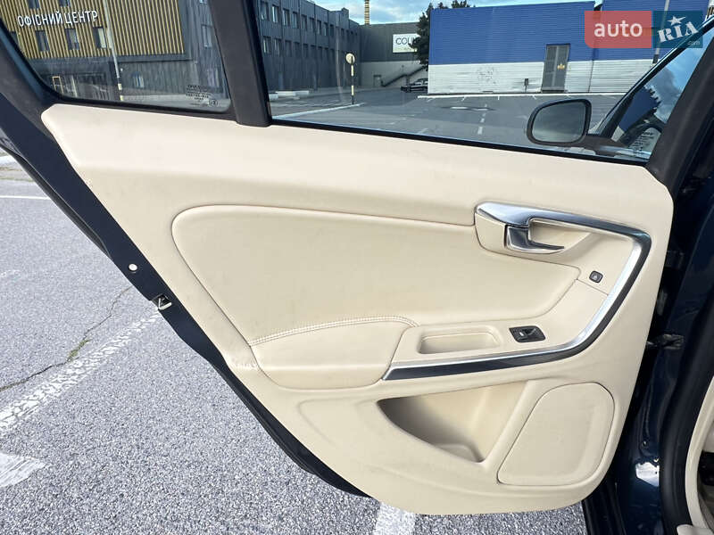 Седан Volvo S60 2012 в Киеве фото 29 Седан Volvo S60 2012 в Киеве