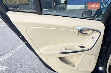 Седан Volvo S60 2012 в 