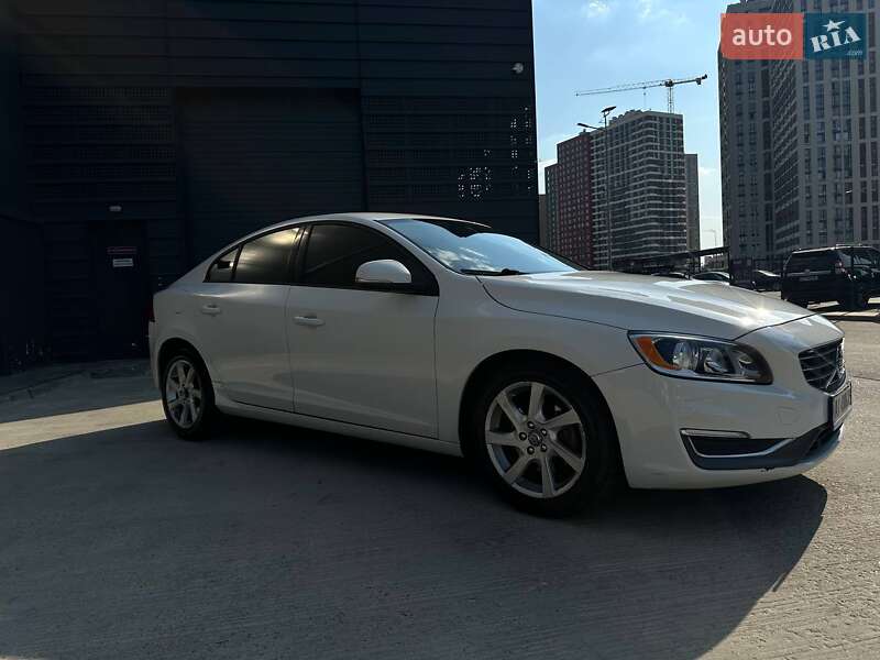Седан Volvo S60 2014 в Киеве