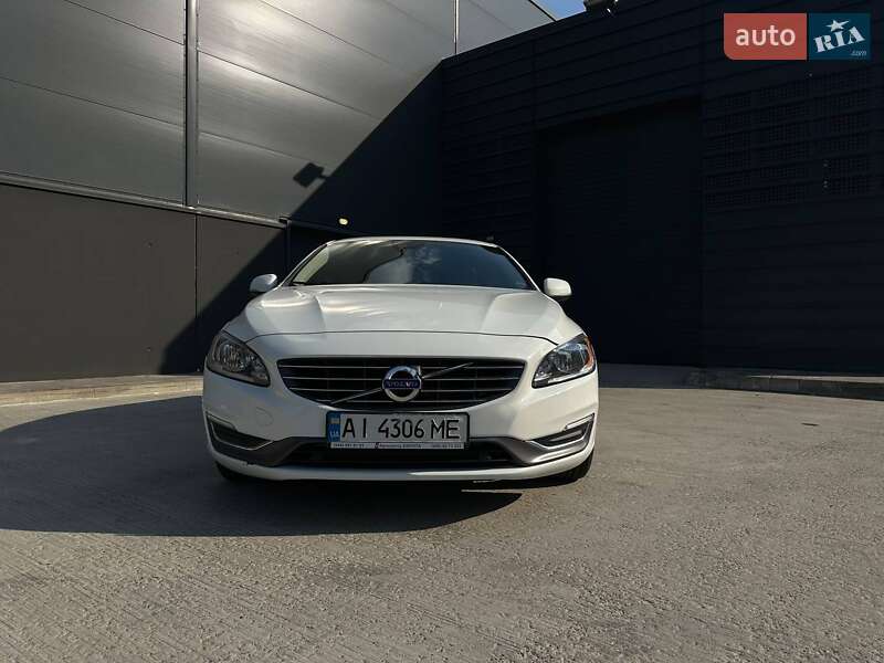 Седан Volvo S60 2014 в Києві