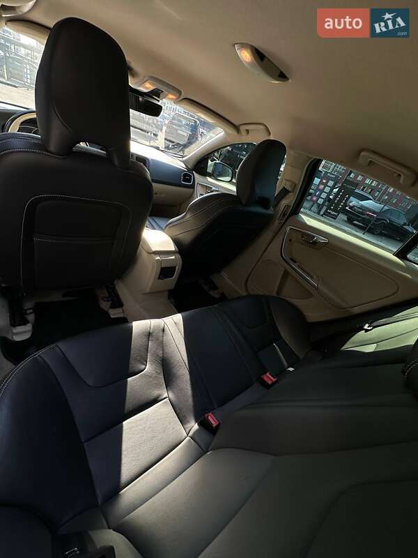 Седан Volvo S60 2014 в Києві