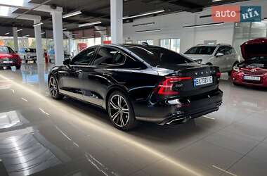 Седан Volvo S60 2019 в 