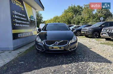 Седан Volvo S60 2012 в 
