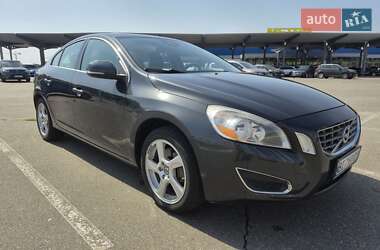 Седан Volvo S60 2013 в Києві