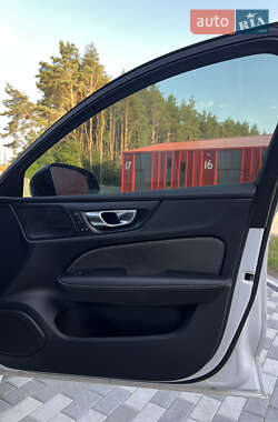 Седан Volvo S60 2019 в 