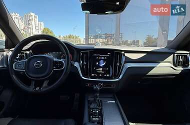 Седан Volvo S60 2019 в 