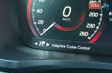 Седан Volvo S60 2019 в 