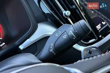 Седан Volvo S60 2019 в 