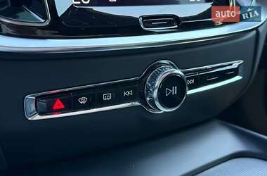 Седан Volvo S60 2019 в 