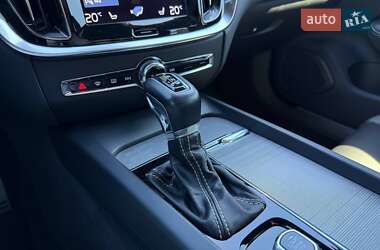 Седан Volvo S60 2019 в 