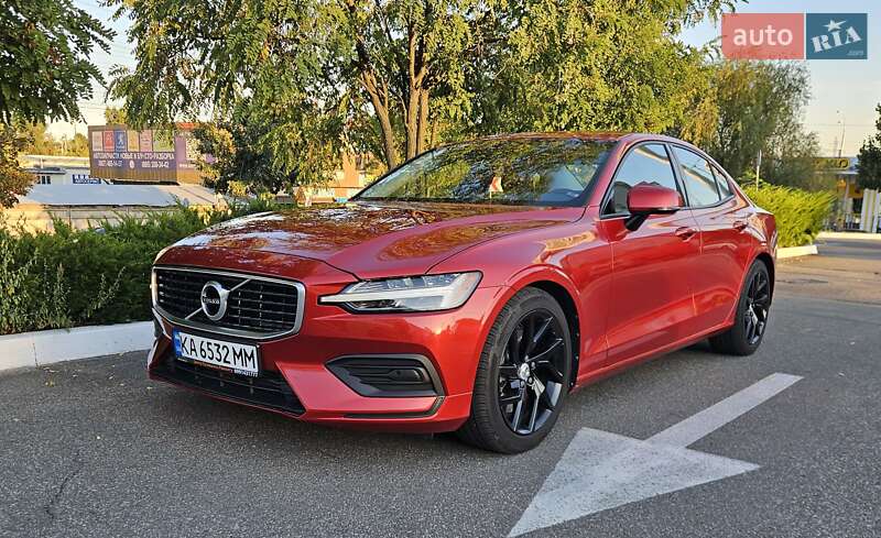 Седан Volvo S60 2019 в Киеве