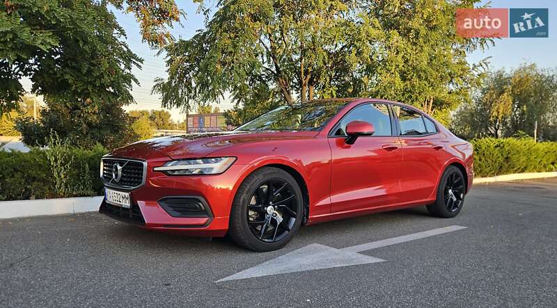 Седан Volvo S60 2019 в Киеве