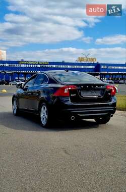 Седан Volvo S60 2012 в Киеве