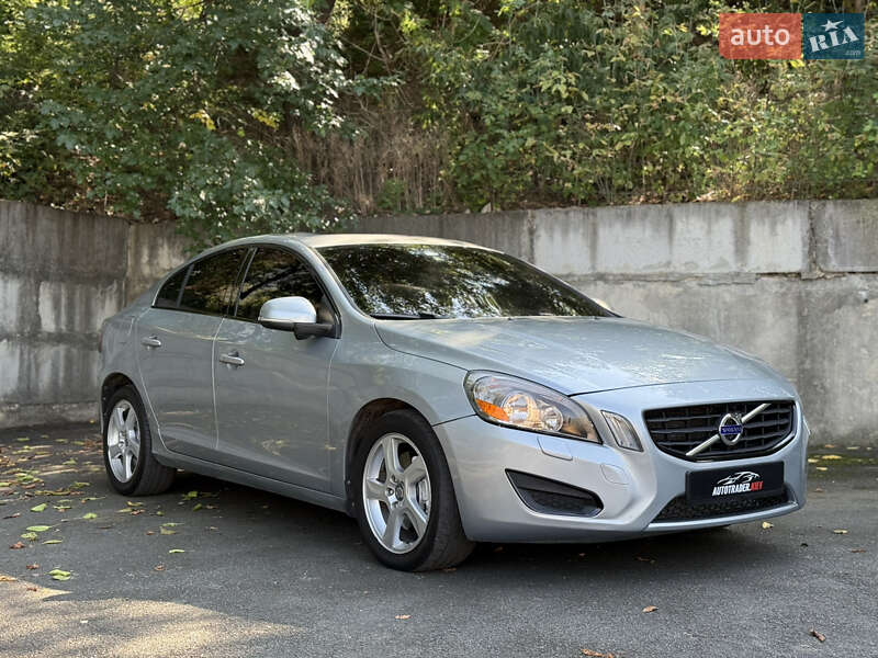 Седан Volvo S60 2013 в Києві
