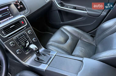 Седан Volvo S60 2013 в 
