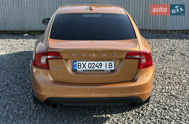 Седан Volvo S60 2012 в 