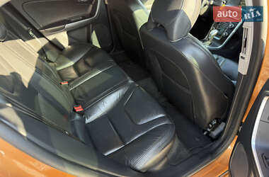 Седан Volvo S60 2012 в 