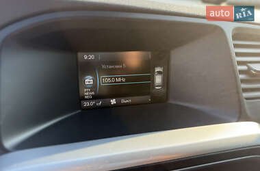 Седан Volvo S60 2012 в 