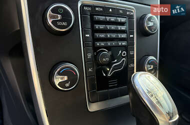 Седан Volvo S60 2012 в 