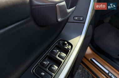 Седан Volvo S60 2012 в 