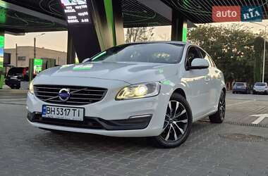 Седан Volvo S60 2017 в 