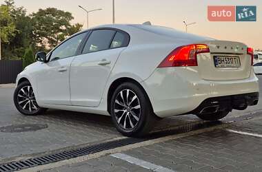 Седан Volvo S60 2017 в 