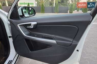 Седан Volvo S60 2017 в 