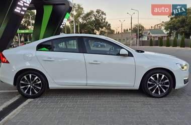 Седан Volvo S60 2017 в 